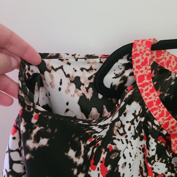 NEW YORK & COMPANY  cold shoulder top blouse - Picture 4 of 7